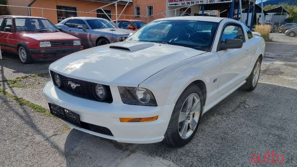 2006' Ford Mustang photo #1
