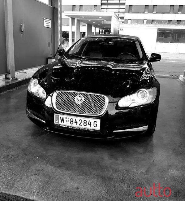 2009' Jaguar XF photo #1