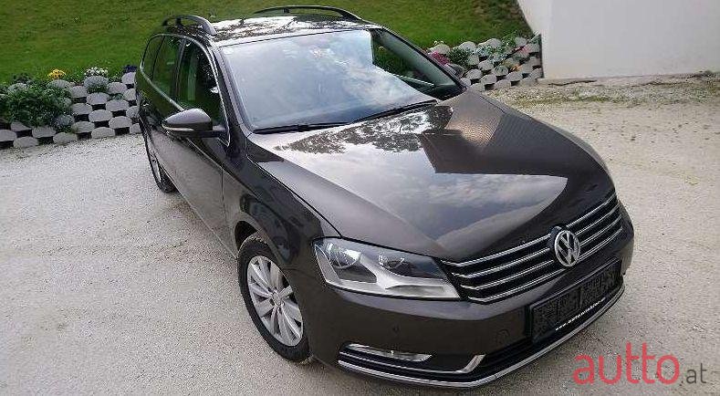2012' Volkswagen Passat photo #2