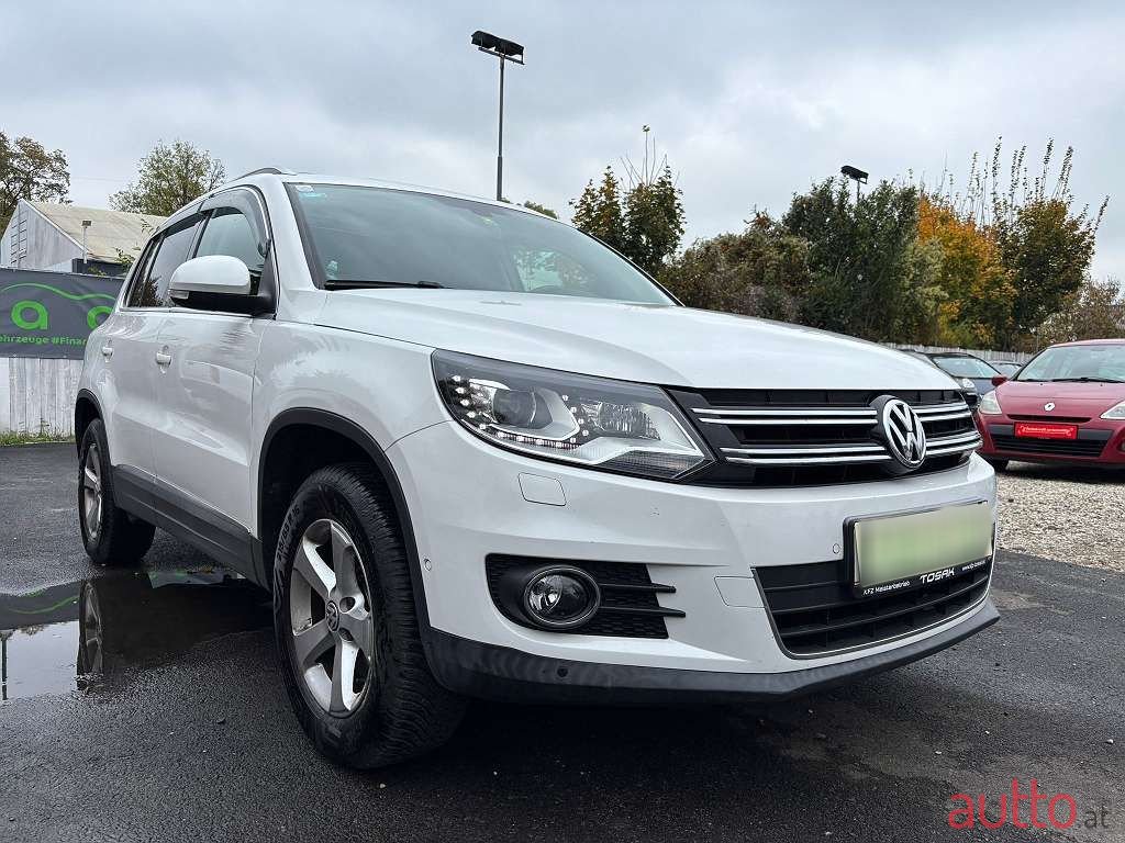 2012' Volkswagen Tiguan photo #2