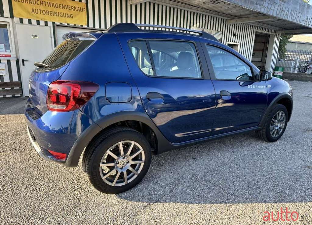 2017' Dacia Sandero photo #6