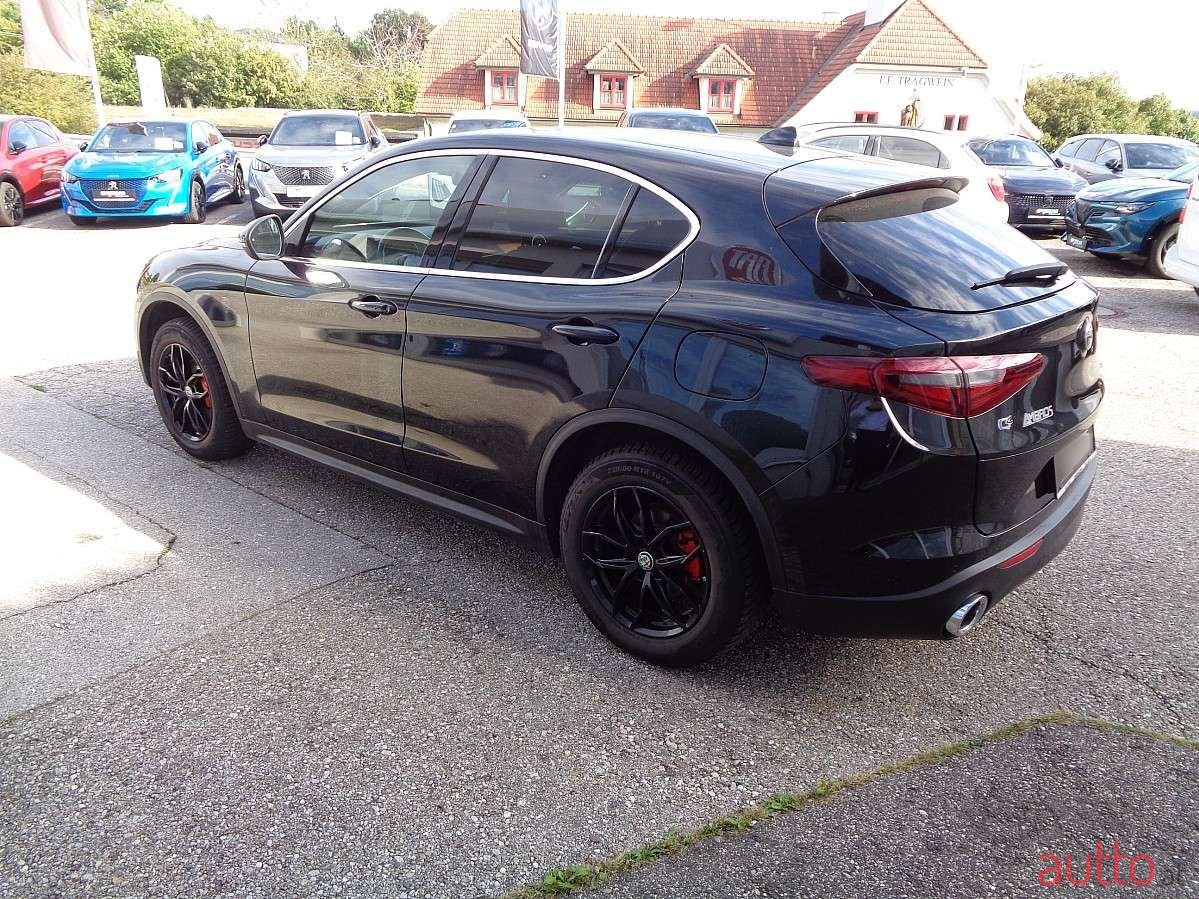 2018' Alfa Romeo Stelvio photo #4