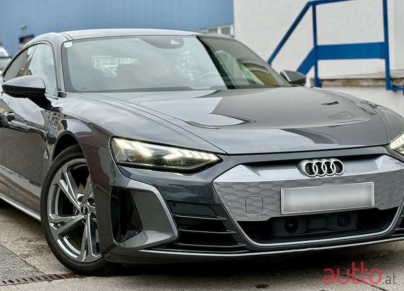 2021' Audi e-tron GT photo #2