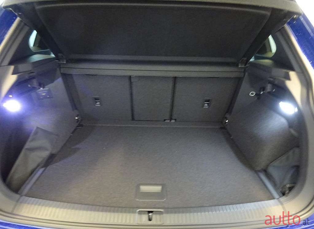 2023' Volkswagen Tiguan photo #6