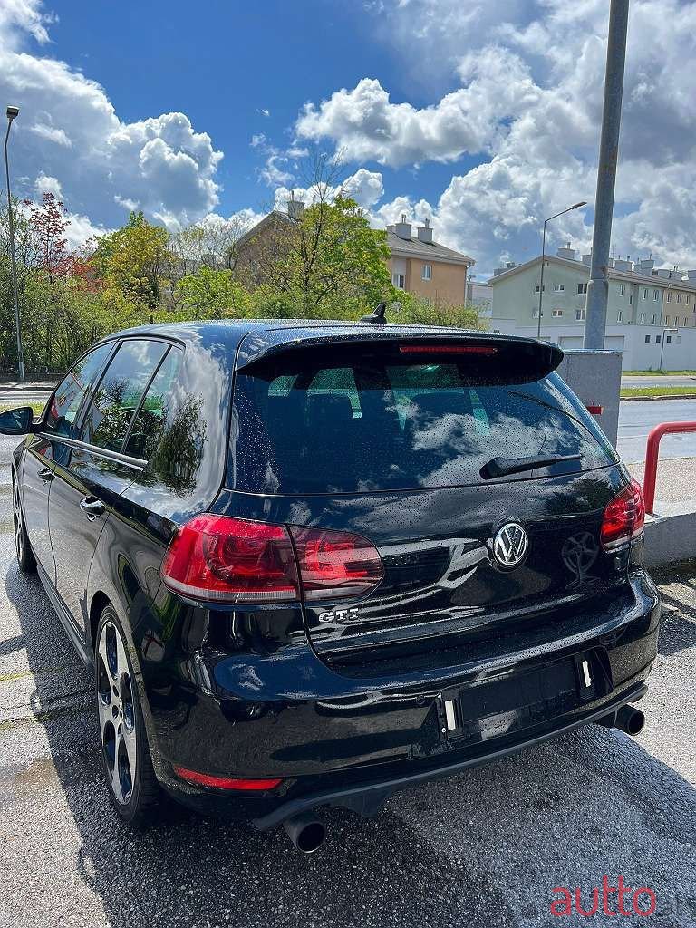 2009' Volkswagen Golf photo #6