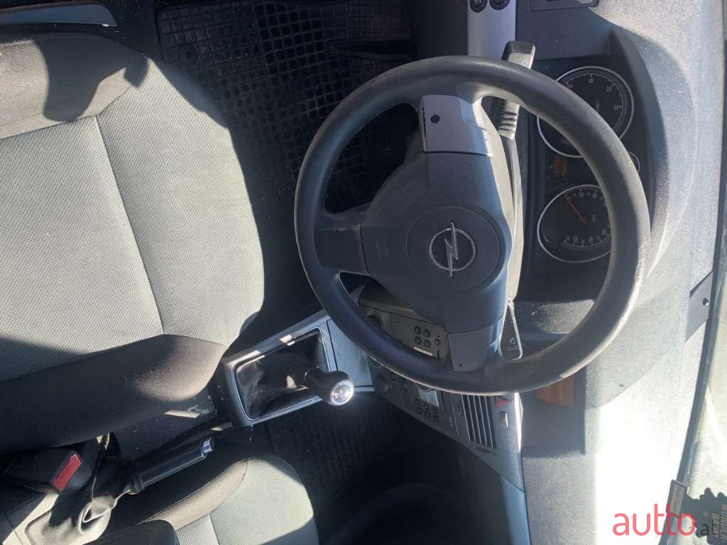 2004' Opel Astra photo #6