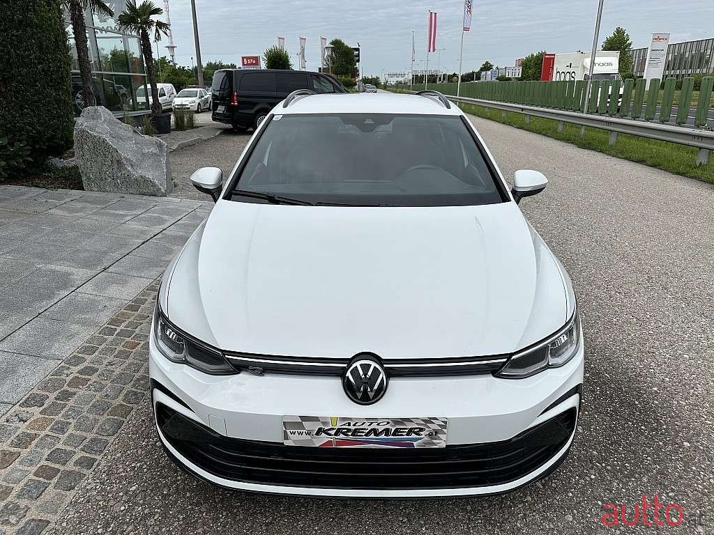2023' Volkswagen Golf photo #2