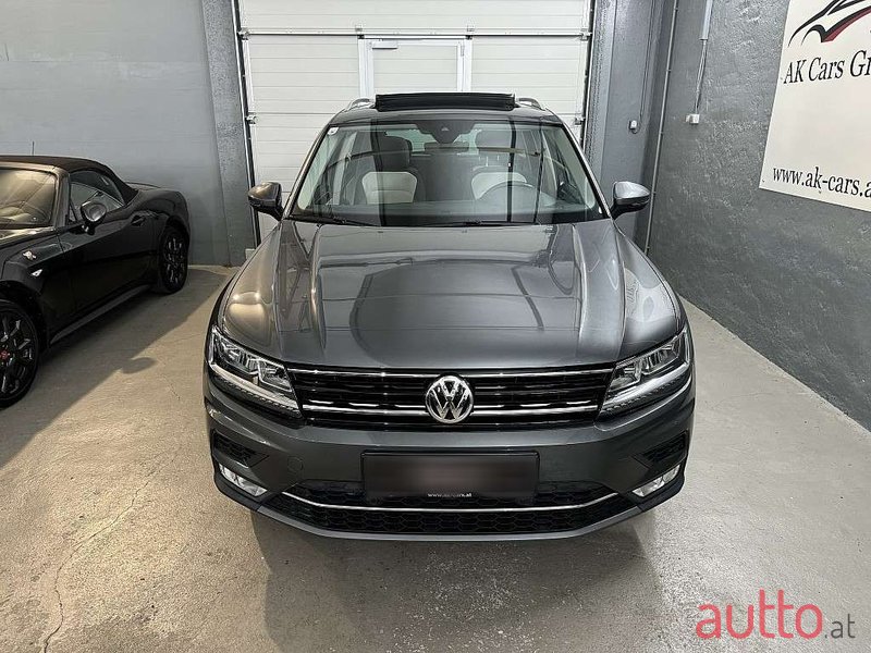 2016' Volkswagen Tiguan photo #4