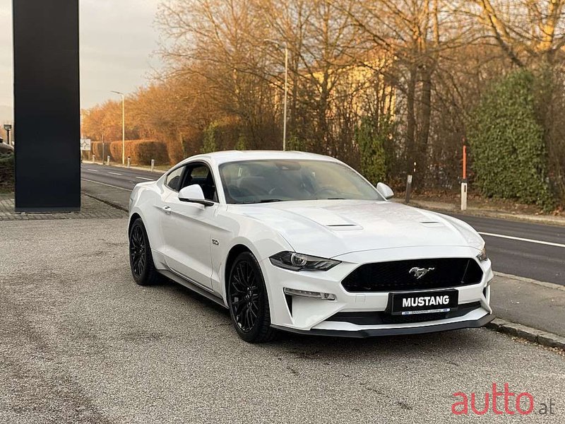 2019' Ford Mustang photo #2
