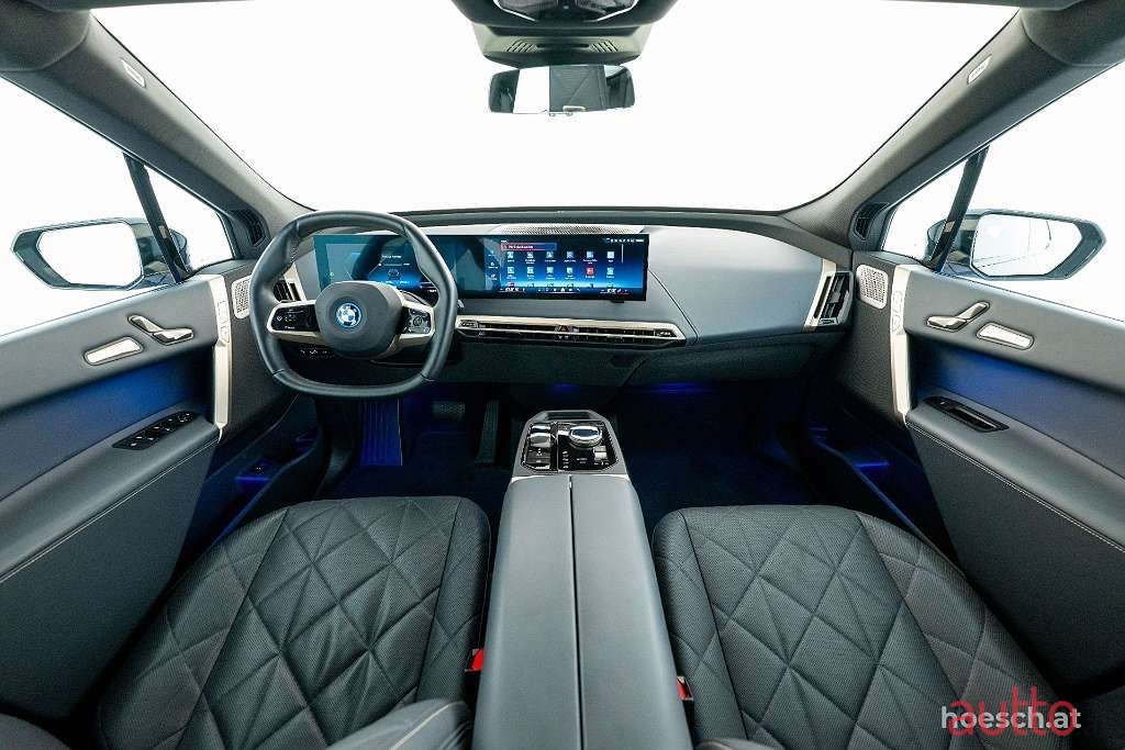 2023' BMW iX photo #5