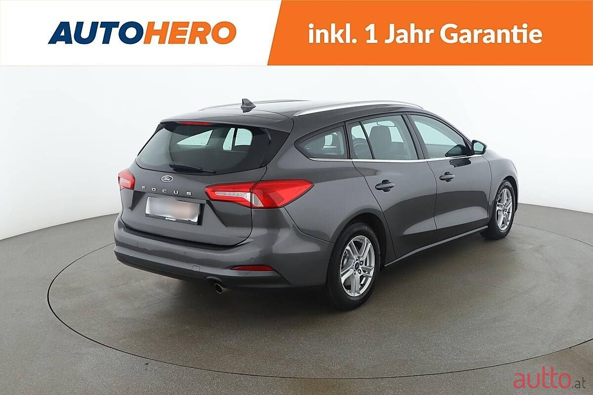 2019' Ford Focus photo #5