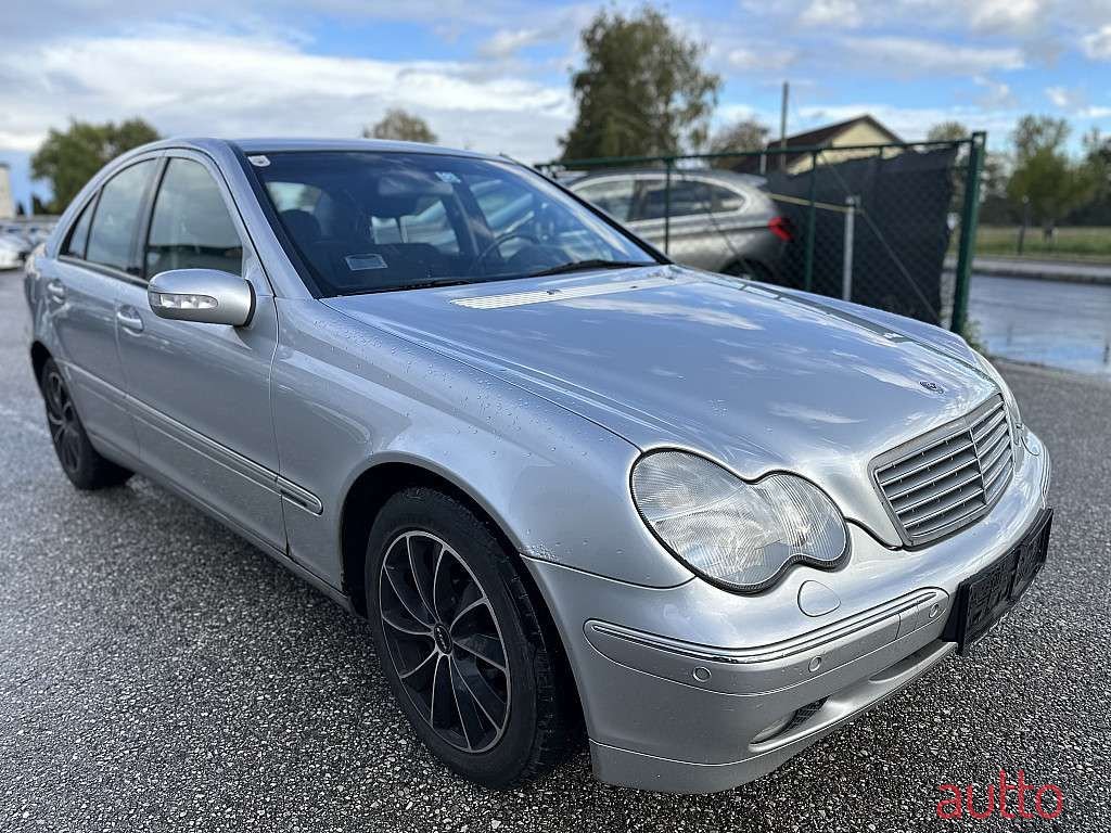 2002' Mercedes-Benz C-Klasse photo #2