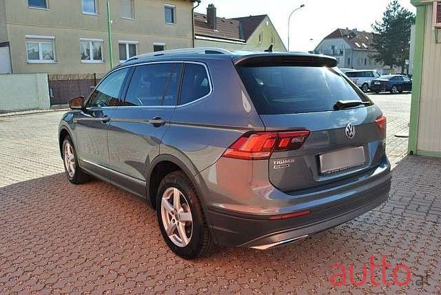2018' Volkswagen Tiguan photo #4