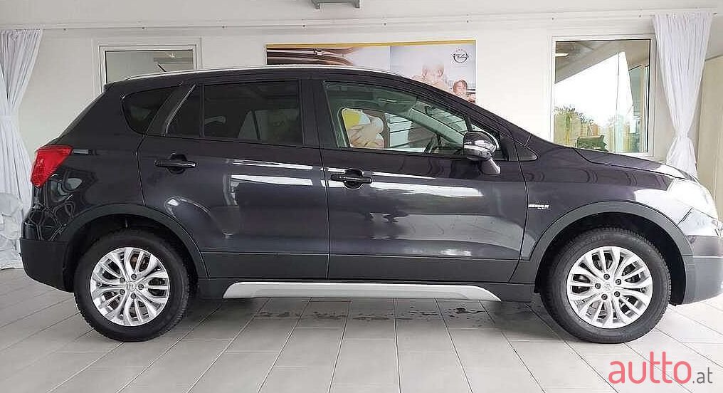 2014' Suzuki SX4 photo #4