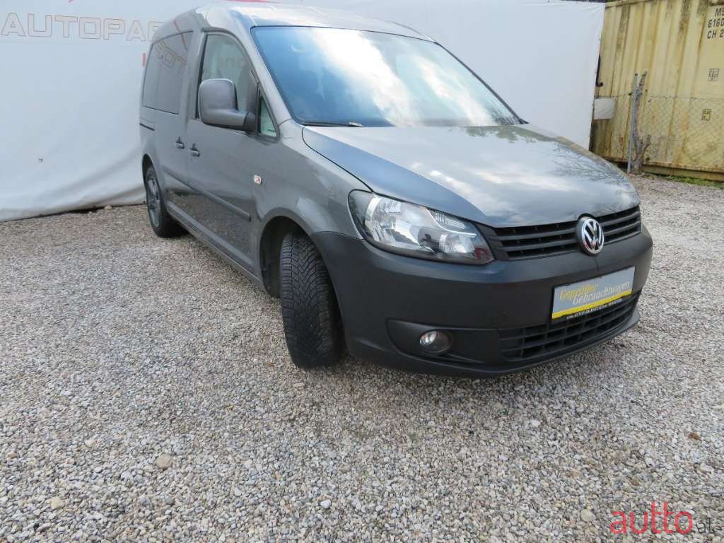 2011' Volkswagen Caddy photo #2