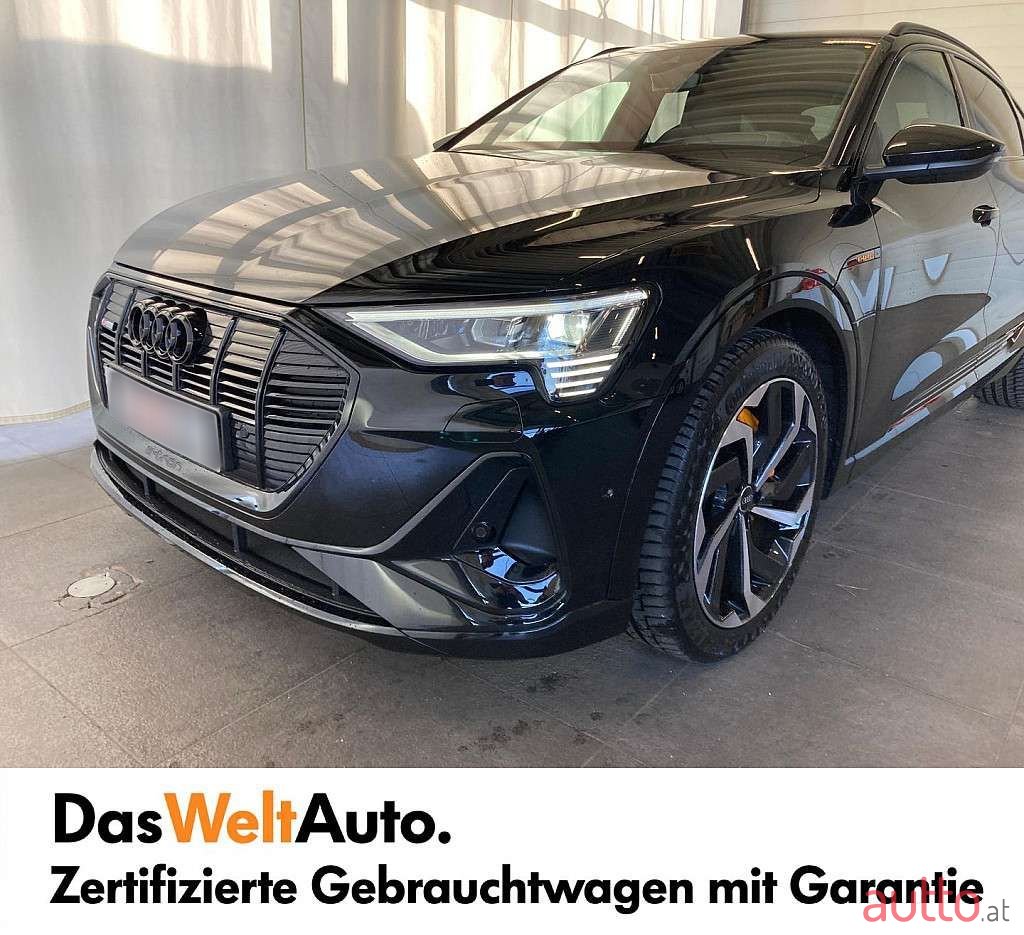 2022' Audi e-tron photo #2