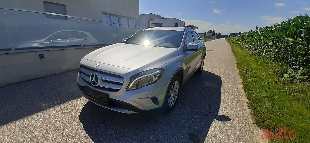 2015' Mercedes-Benz Gla-Klasse photo #1