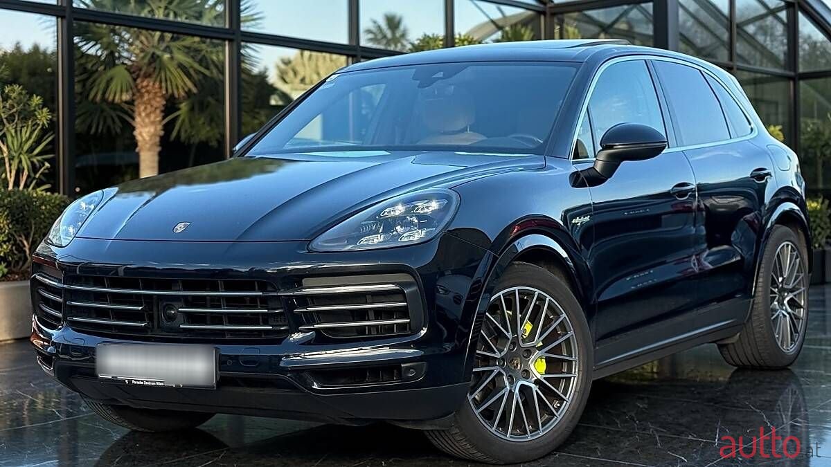 2019' Porsche Cayenne photo #4