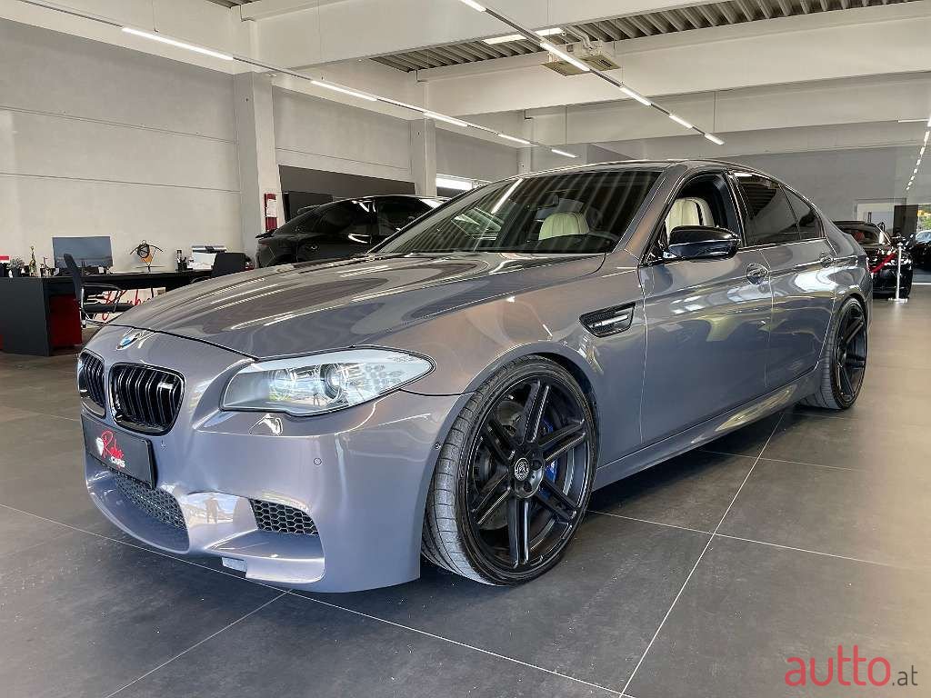 2011' BMW 5Er-Reihe photo #4