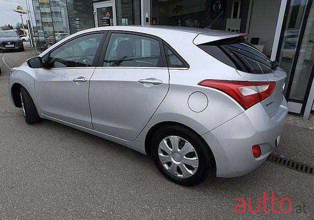 2012' Hyundai I30 photo #1