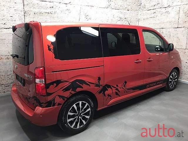 2020' Toyota Proace photo #3