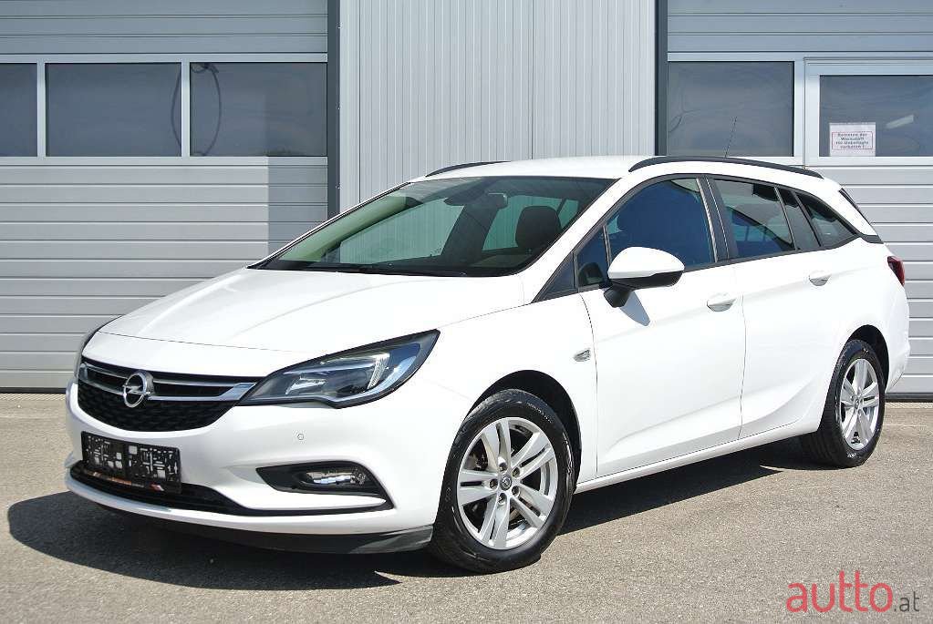 2019' Opel Astra photo #1
