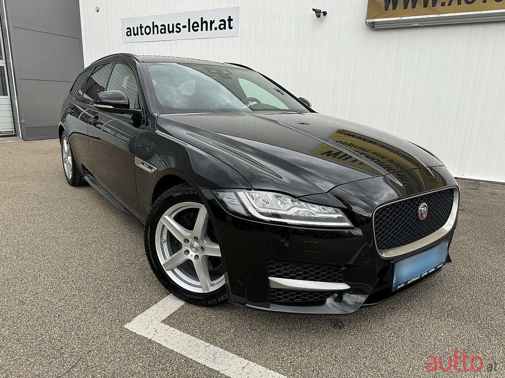 2019' Jaguar XF photo #2