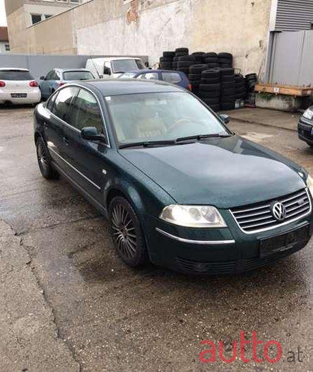 2002' Volkswagen Passat photo #2