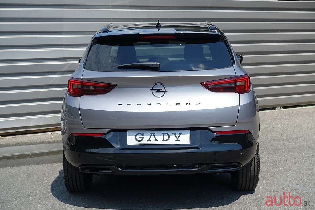 2022' Opel Grandland X photo #5