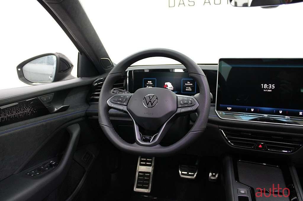 2024' Volkswagen Passat photo #6