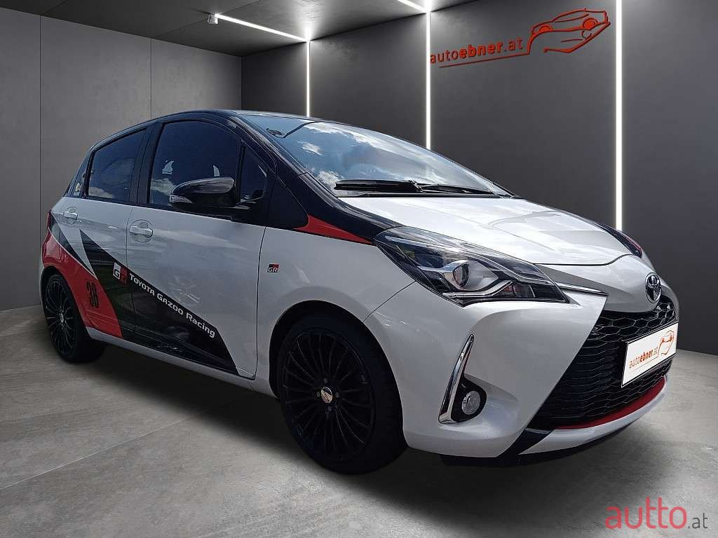 2018' Toyota Yaris photo #2
