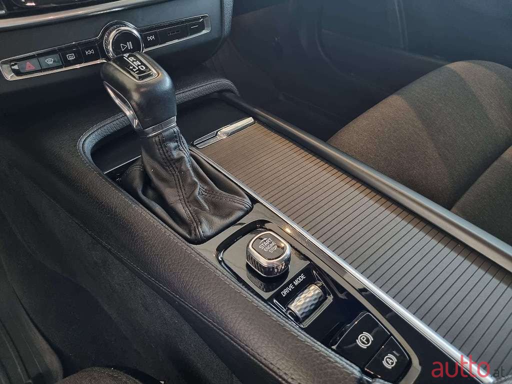 2019' Volvo V90 photo #4