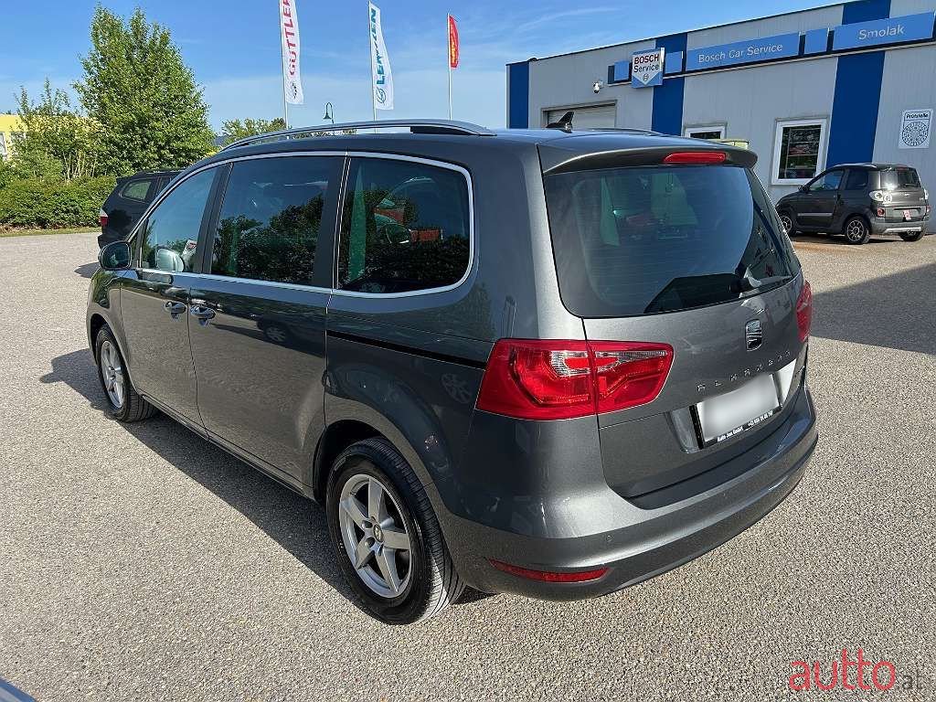 2011' SEAT Alhambra photo #5