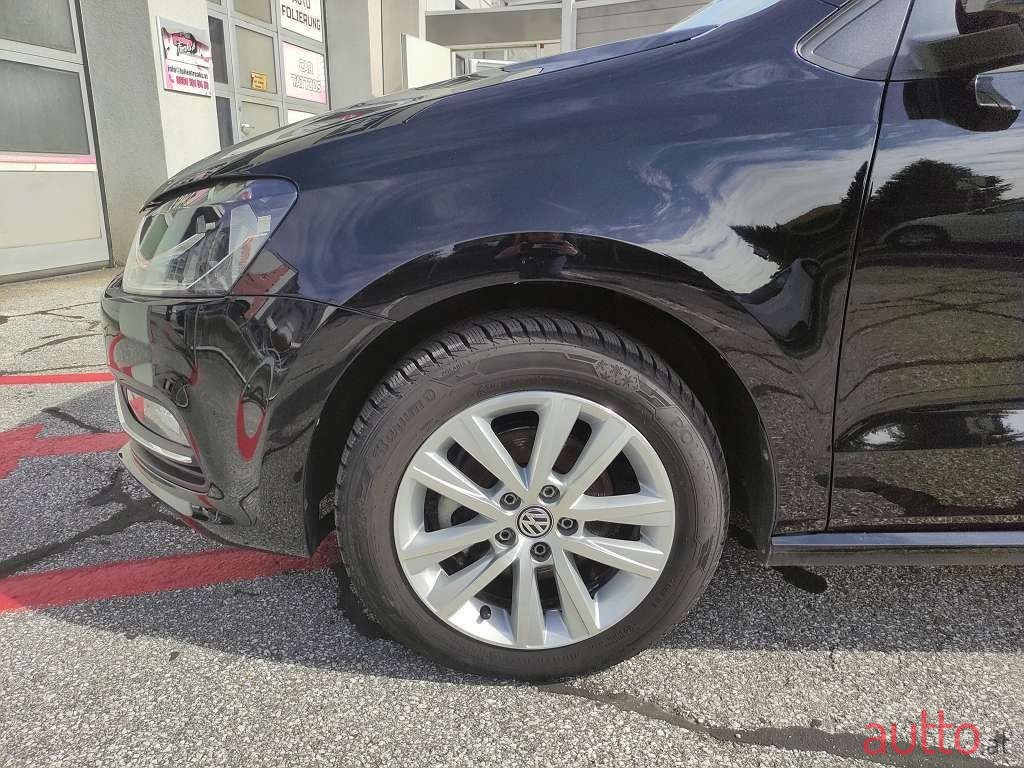 2017' Volkswagen Polo photo #5