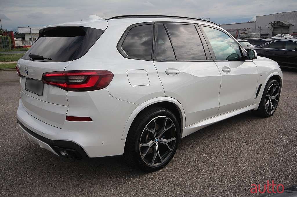 2021' BMW X5 photo #6