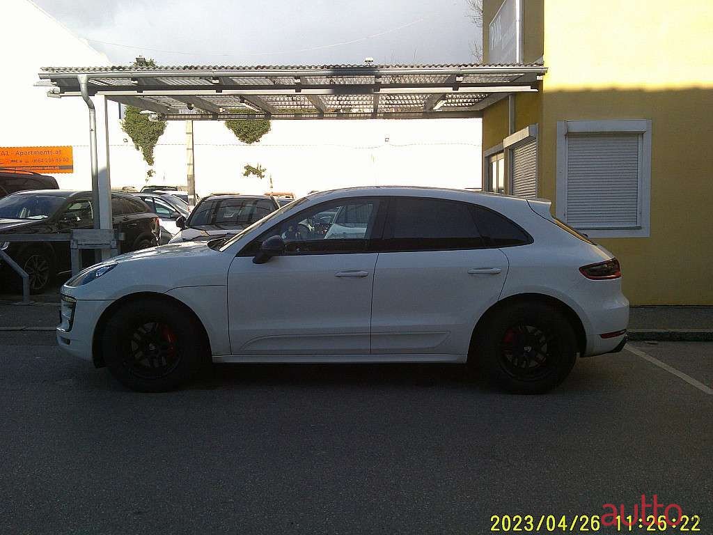 2015' Porsche Macan photo #3