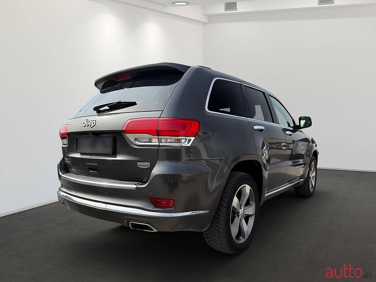 2016' Jeep Grand Cherokee photo #3