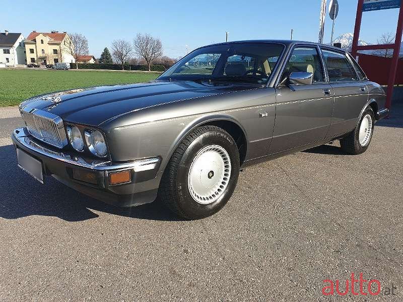 1989' Jaguar XJ photo #5