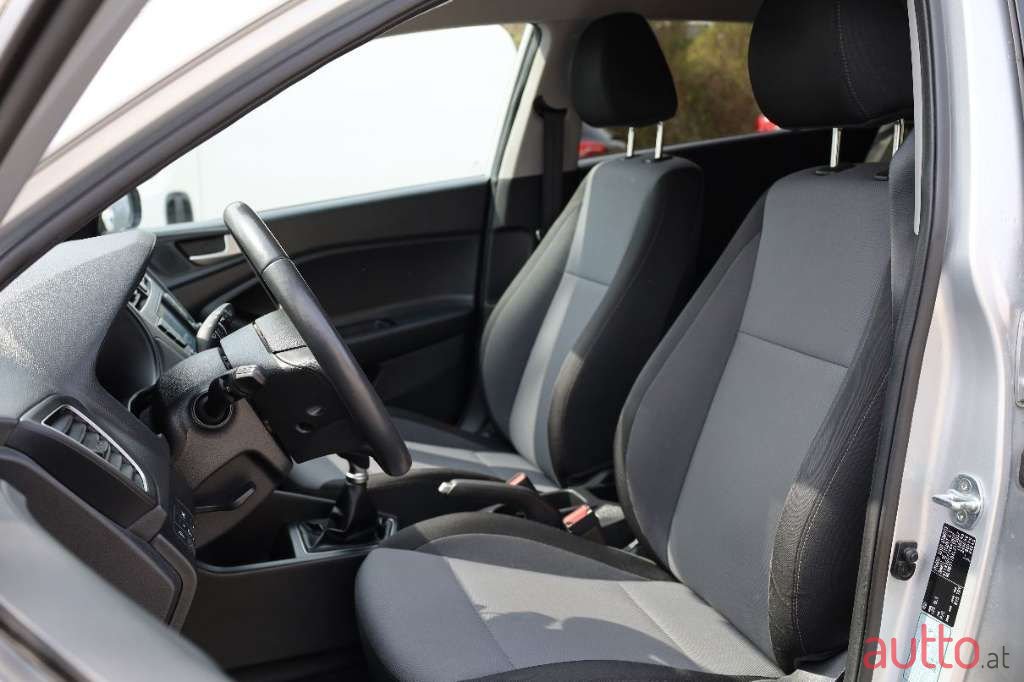 2019' Hyundai i20 photo #5