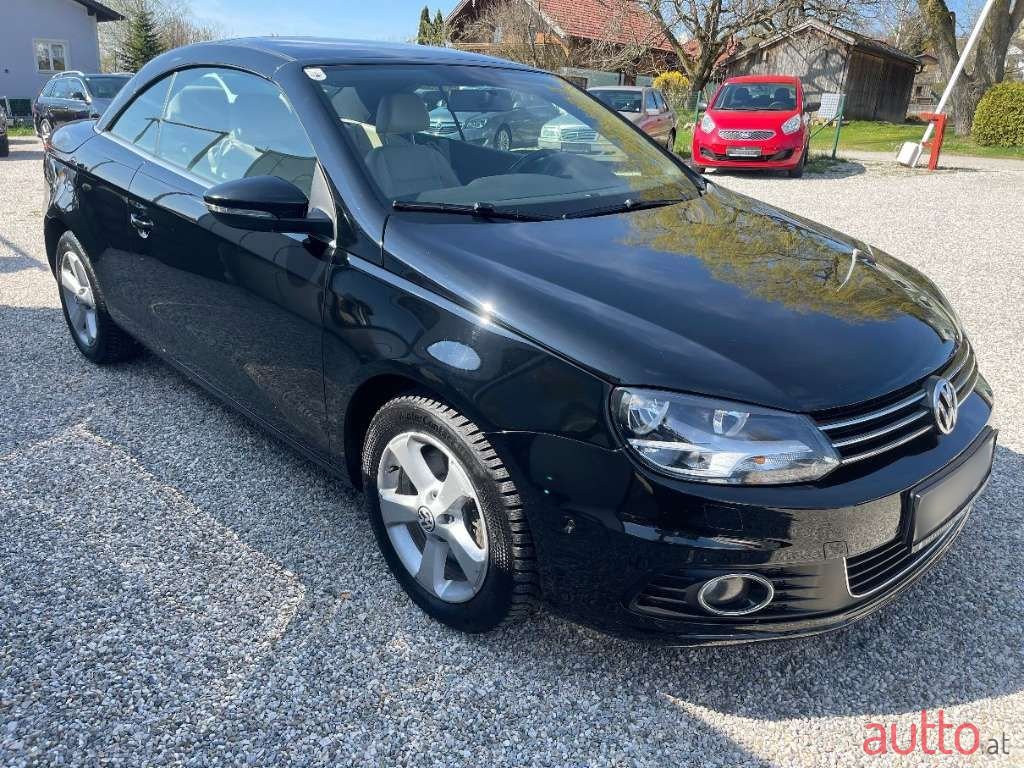 2011' Volkswagen Eos photo #3