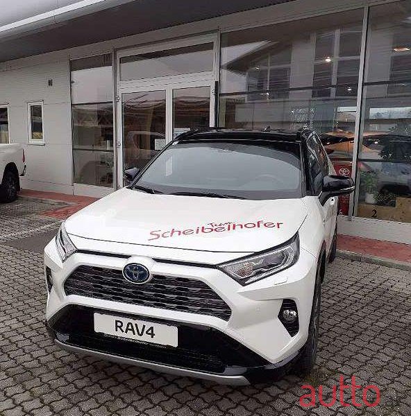 2019' Toyota RAV4 photo #1