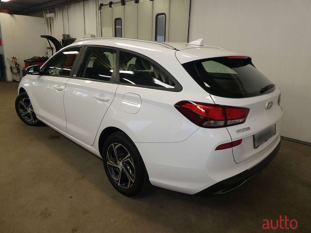 2021' Hyundai i30 photo #2