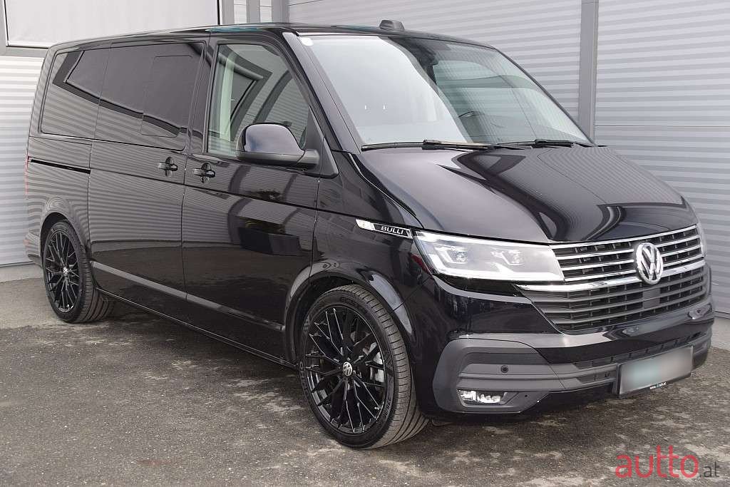 2019' Volkswagen Caravelle photo #5