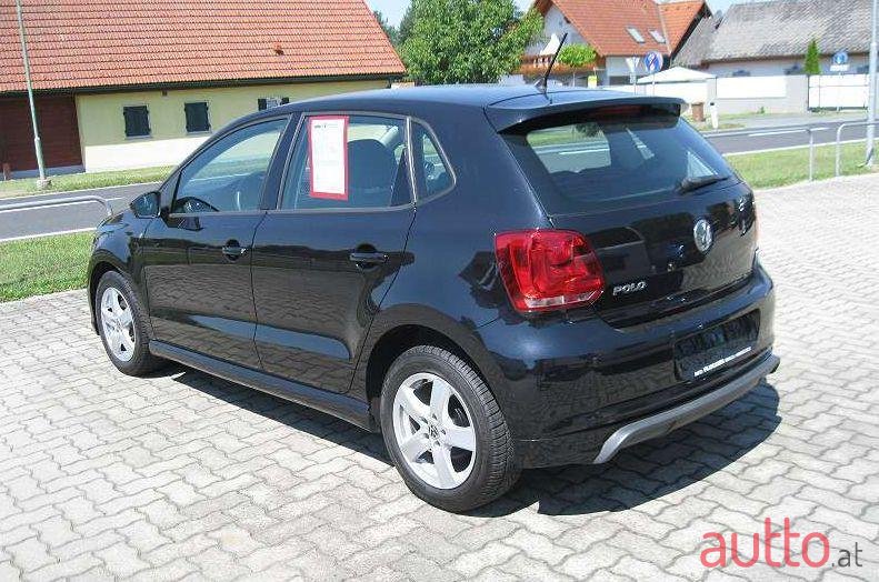 2013' Volkswagen Polo photo #1