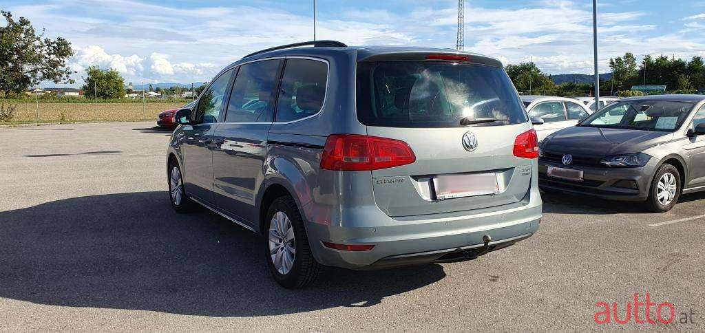 2010' Volkswagen Sharan photo #3