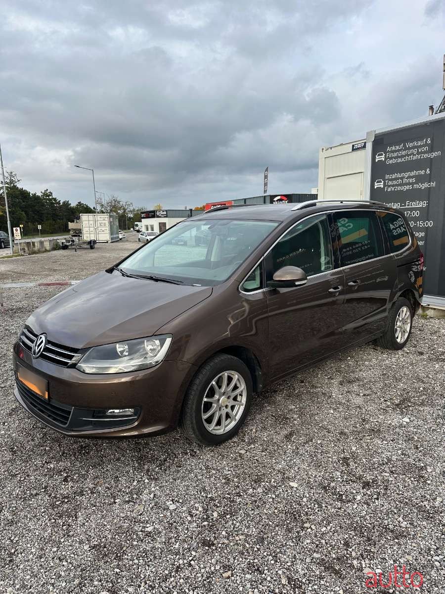 2013' Volkswagen Sharan photo #1