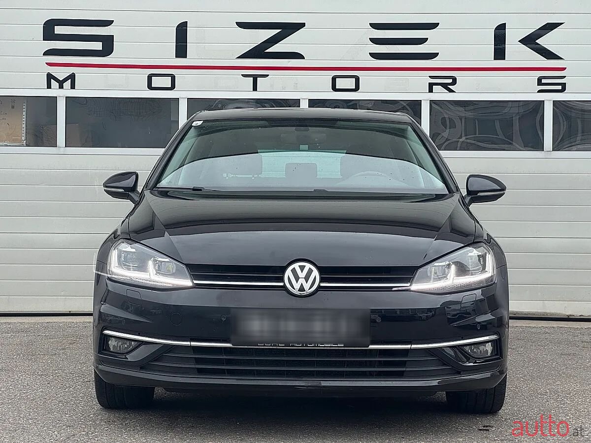2017' Volkswagen Golf photo #5