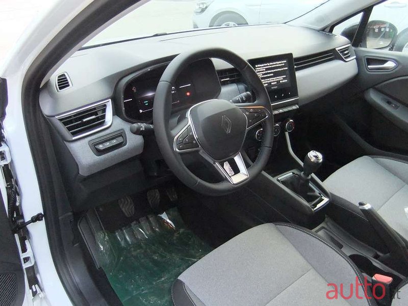 2024' Renault Clio photo #6