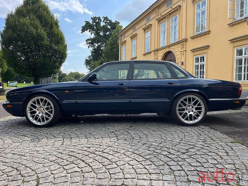 1998' Jaguar XJ photo #6