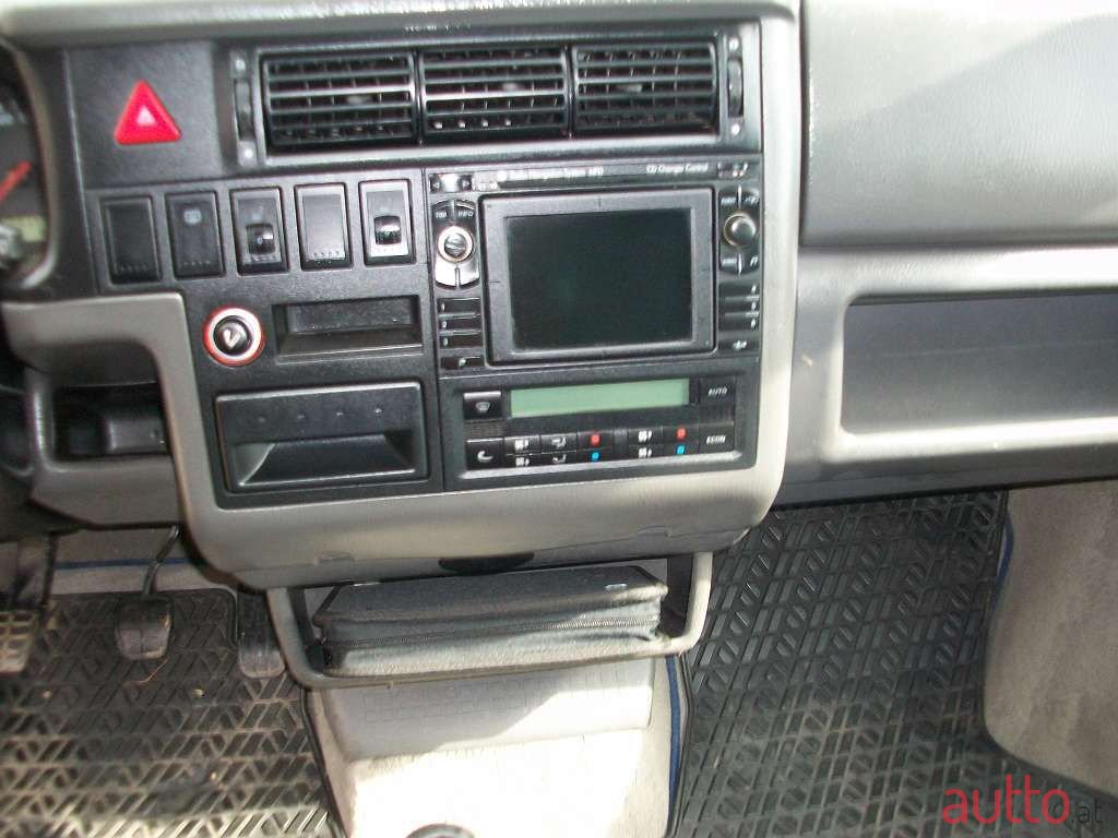 2000' Volkswagen Multivan photo #5